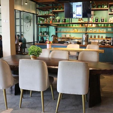 Crew Express Hotel Lubukpakam Екстер'єр фото