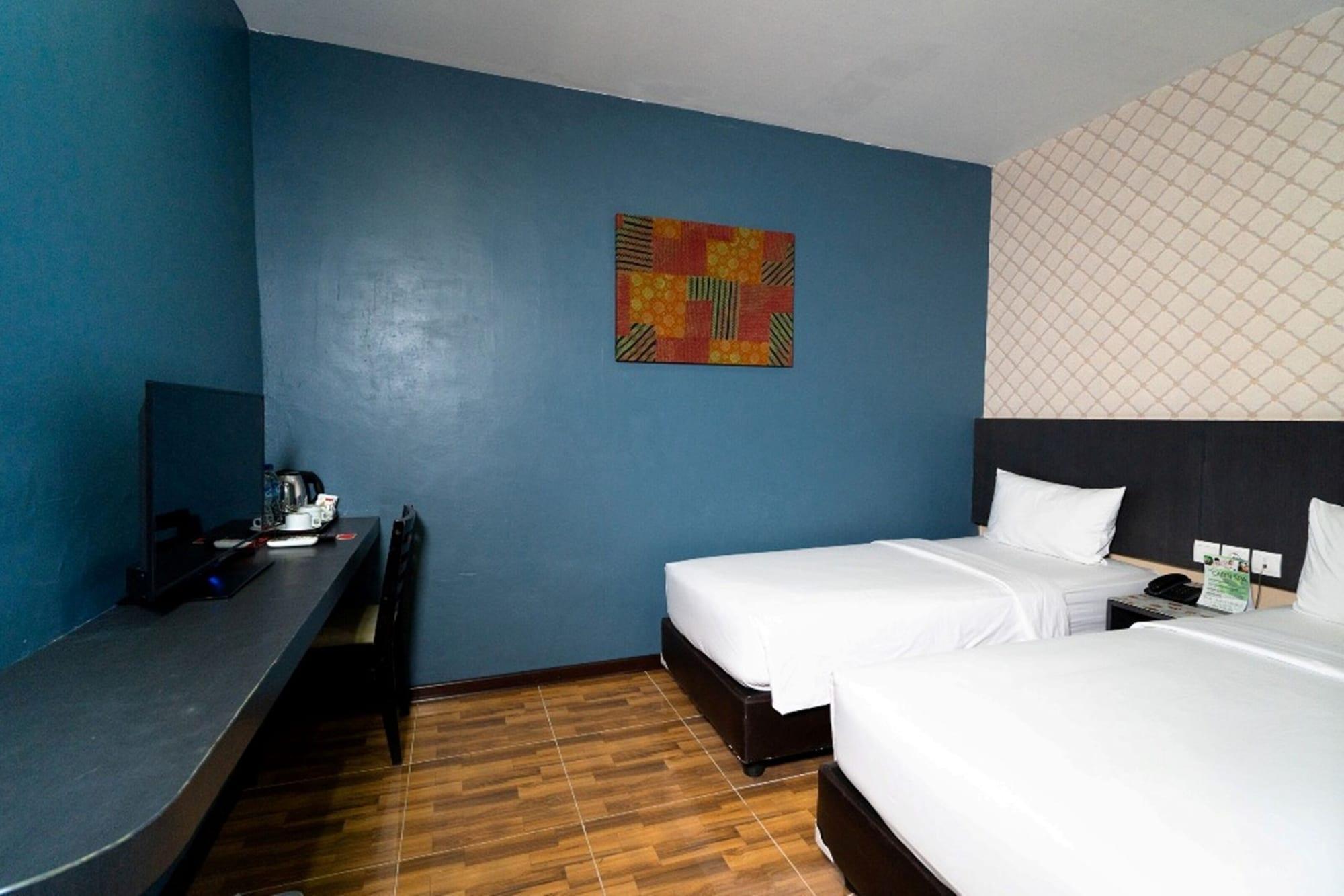 Crew Express Hotel Lubukpakam Екстер'єр фото