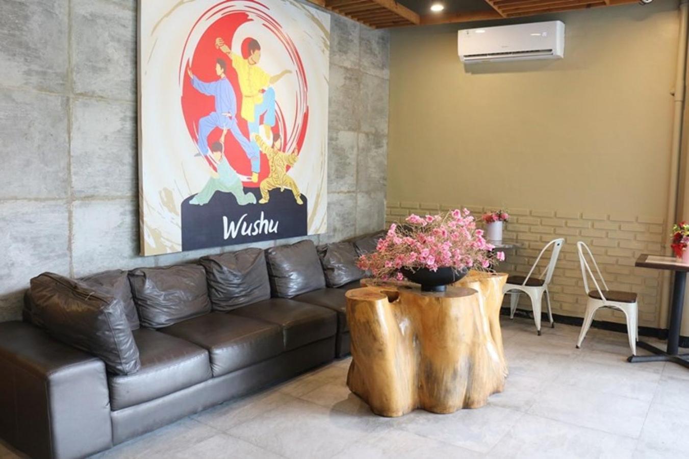 Crew Express Hotel Lubukpakam Екстер'єр фото